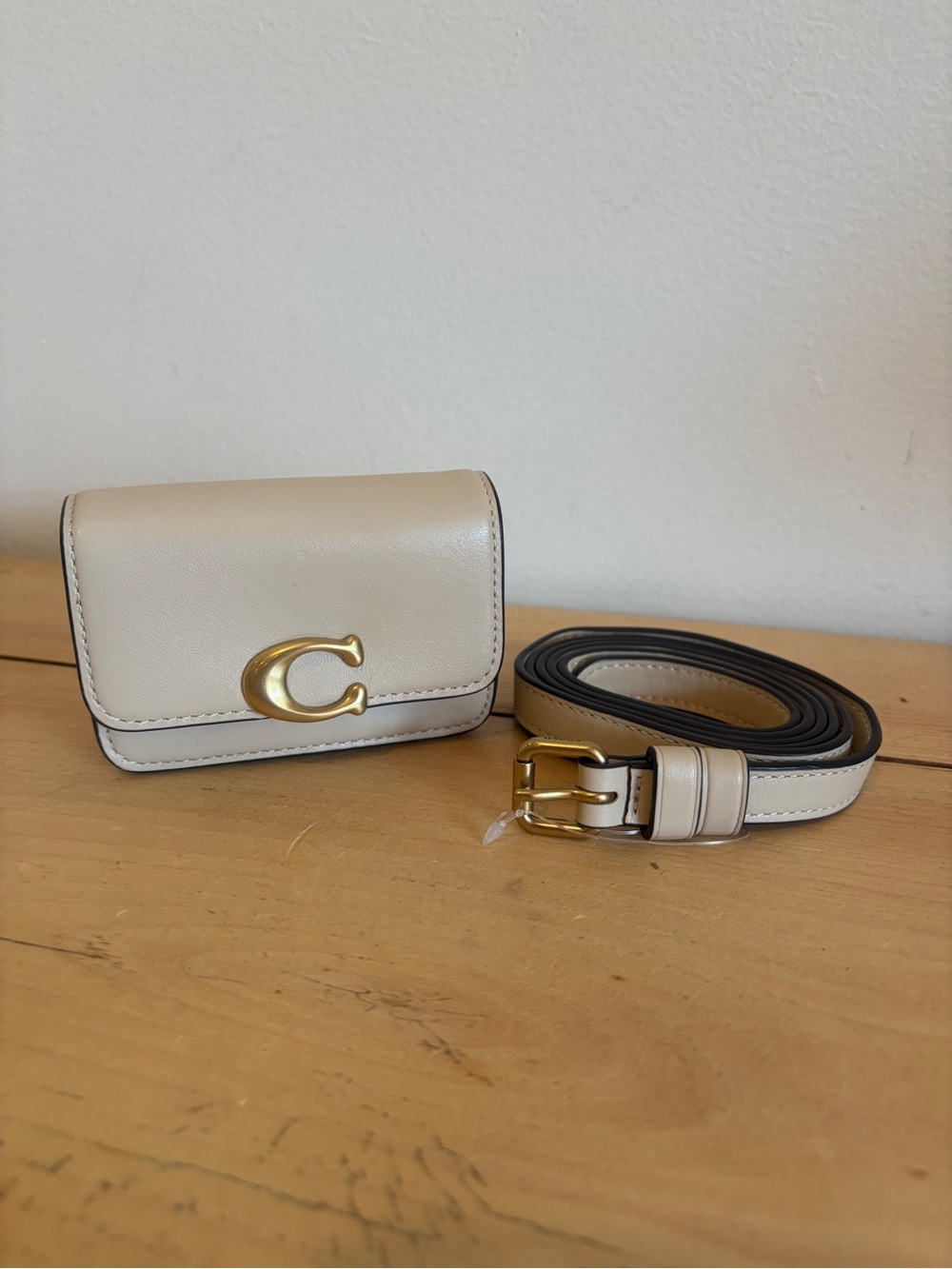 Coach Bandit cream Leather Mini belt wallet card holder Gold 'C'
